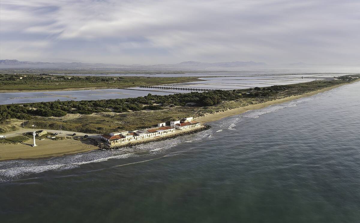 Salinas y playa de El Pinet, en Santa Pola